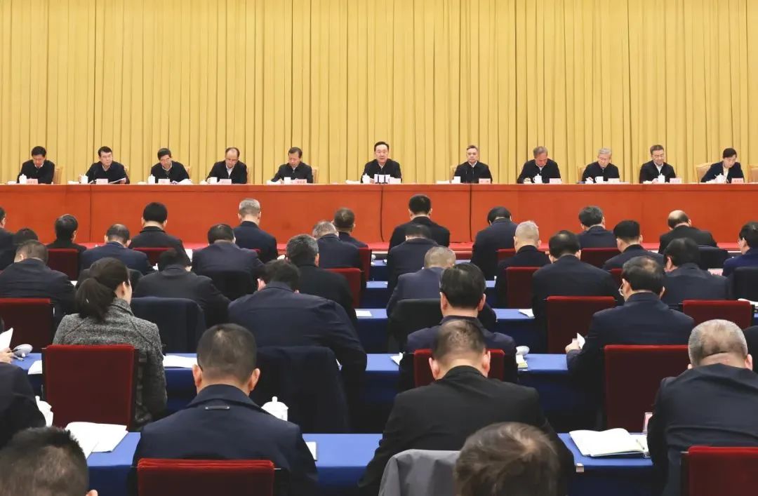 2月18日上午，省委召开会议传达学习习近平总书记在民营企业座谈会上的重要讲话精神，对全省学习宣传贯彻工作进行部署，省委书记王浩讲话
